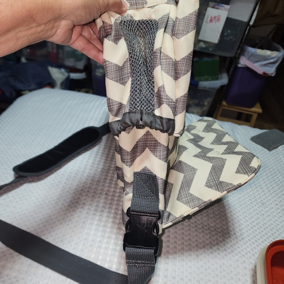 KIP*HOP EUC DASH CHEVRON LARGE DIAPER BAG CROSSBODY BAG - Picture 7 of 11